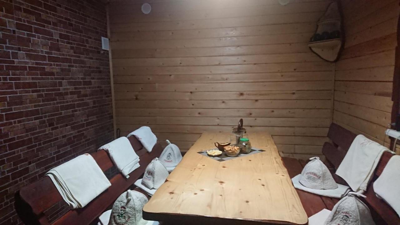 "У Пасічника" Котедж Для Сім'Ї Jaremtsche Exterior foto